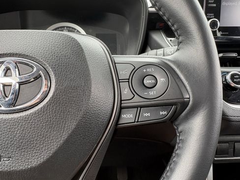 Used 2022 Toyota Corolla Cross LE AWD/4WD image 16