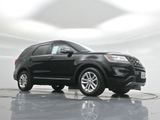 Certified 2017 Ford Explorer XLT image 4