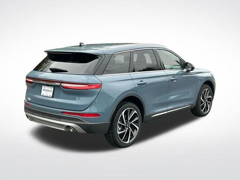 Used 2023 Lincoln Corsair Reserve w/ Equipment Group 201A image 8