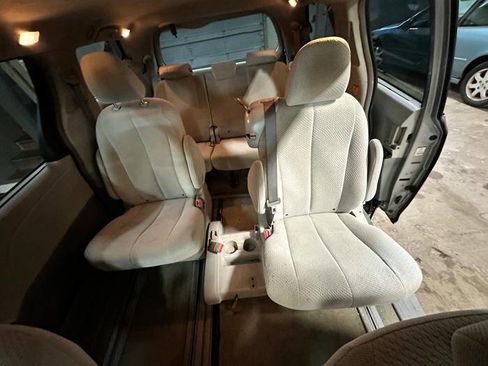 Used 2012 Toyota Sienna LE FWD image 24