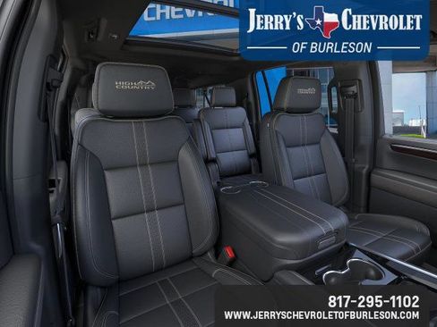 New 2026 Chevrolet Suburban High Country AWD/4WD image 18