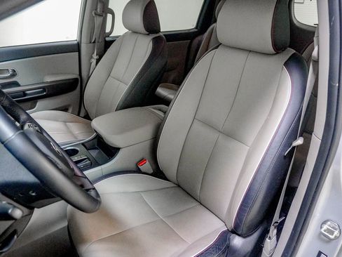 Used 2019 Kia Sedona EX FWD image 18
