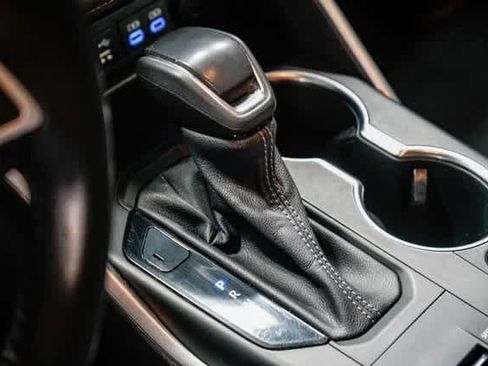 Certified 2022 Toyota Highlander XLE image 24