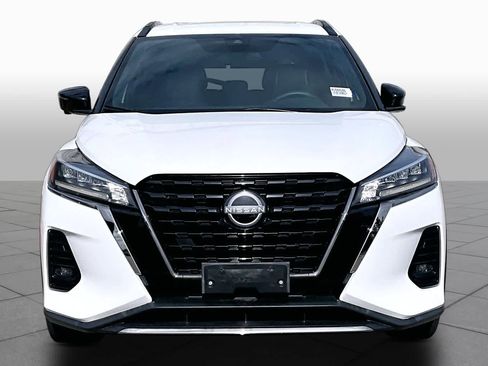 Certified 2023 Nissan Kicks SR w/ SR Premium Package FWD image 4
