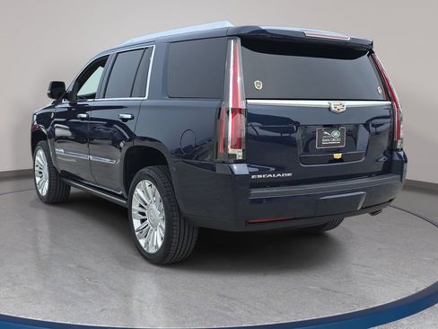 Used 2017 Cadillac Escalade Platinum image 8
