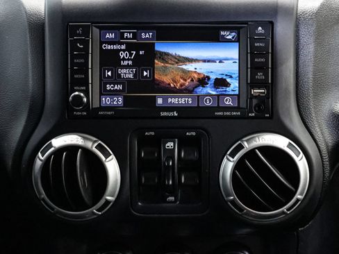 Used 2016 Jeep Wrangler Unlimited Sahara w/ Max Tow Package AWD/4WD image 27