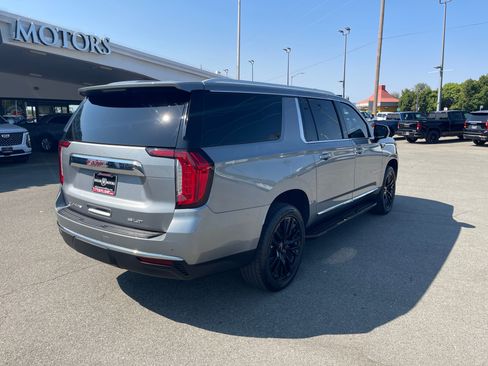 Used 2023 GMC Yukon XL SLT AWD/4WD image 8