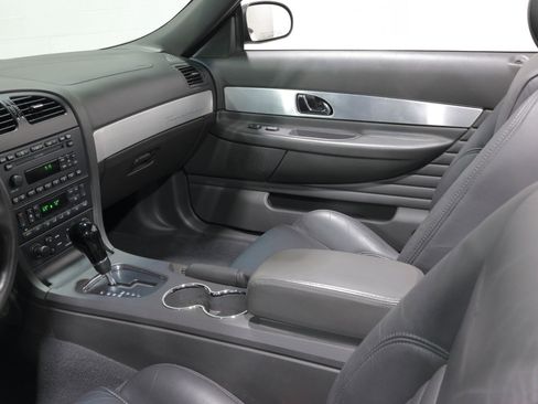 Used 2002 Ford Thunderbird image 76