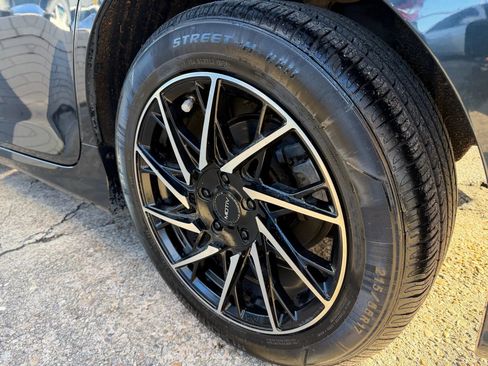 Used 2013 Toyota Camry L image 22