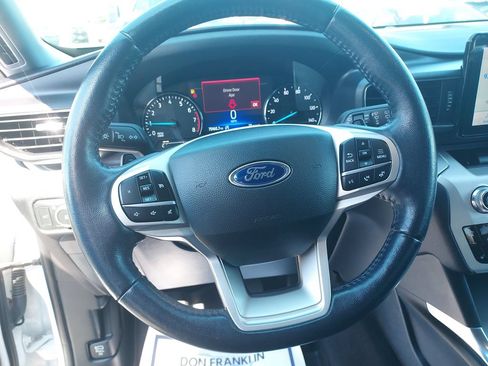 Used 2021 Ford Explorer XLT w/ Equipment Group 202A AWD/4WD image 17
