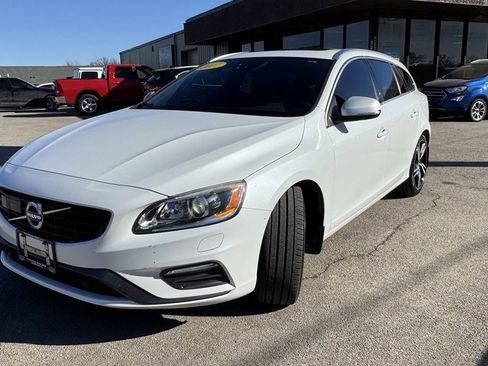 Used 2017 Volvo V60 T6 R-Design Platinum w/ Climate Package image 4