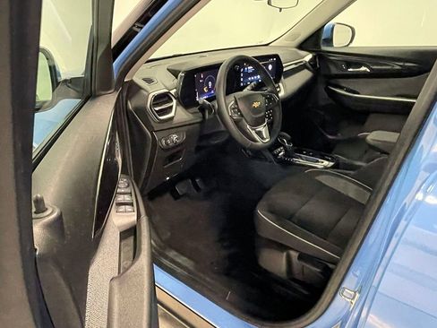 Used 2024 Chevrolet TrailBlazer LT w/ LT Cold Weather Package AWD/4WD image 19