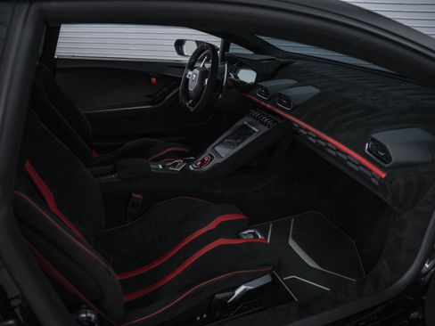 Used 2024 Lamborghini Huracan STO RWD image 35