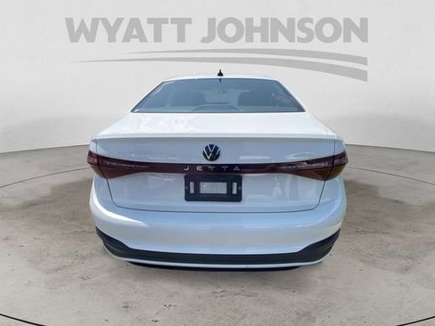 Used 2025 Volkswagen Jetta Sport FWD image 9