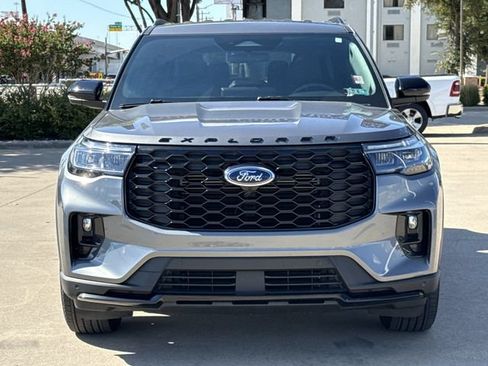 Used 2025 Ford Explorer ST-Line AWD/4WD image 8