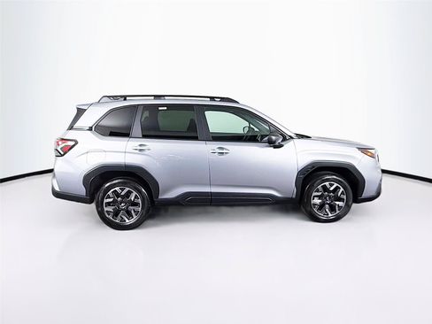 Used 2026 Subaru Forester Premium AWD/4WD image 8