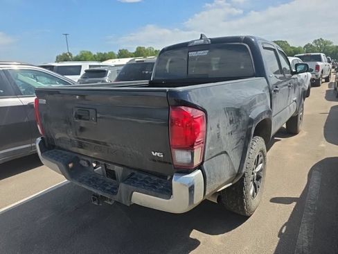 Used 2022 Toyota Tacoma SR5 RWD image 6