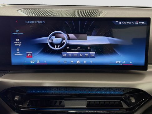 Used 2025 BMW M240i Coupe RWD image 19