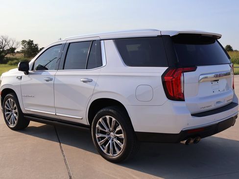 Used 2021 GMC Yukon Denali w/ Denali Premium Package AWD/4WD image 9