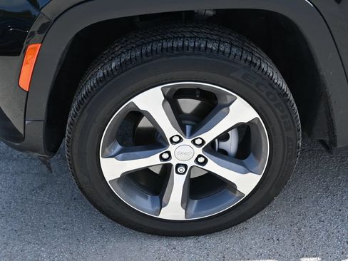 Used 2026 Jeep Grand Cherokee Limited AWD/4WD image 6
