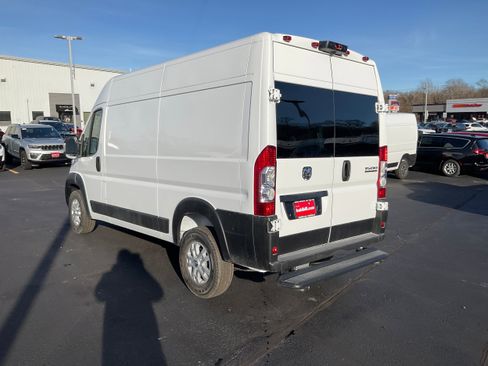 New 2026 RAM ProMaster 1500 w/ Quick Order Package 22G SLT image 4