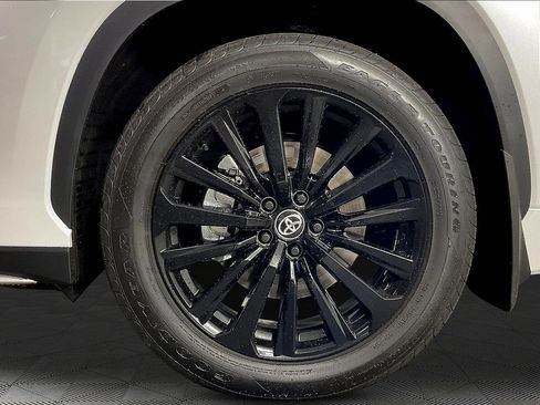 Used 2026 Toyota Highlander XSE AWD/4WD image 35