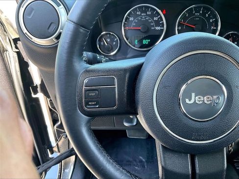 Used 2018 Jeep Wrangler Unlimited Sahara AWD/4WD image 22