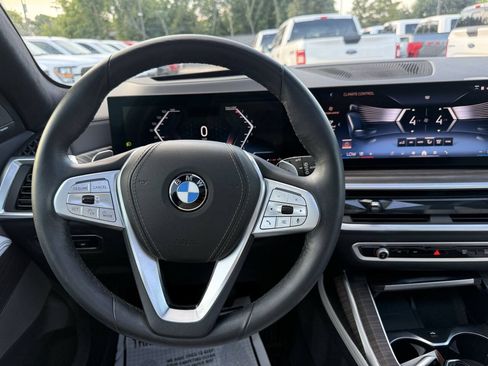 Used 2024 BMW X7 xDrive40i AWD/4WD image 25