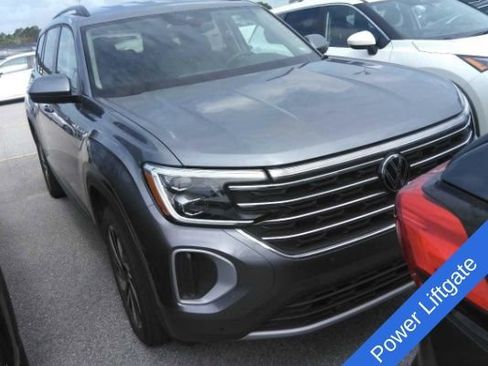 Used 2024 Volkswagen Atlas SE AWD/4WD image 8