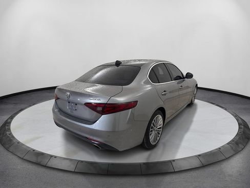 Used 2019 Alfa Romeo Giulia Ti w/ Quick Order Package 22Z Lusso RWD image 5