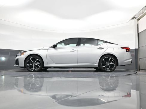 Certified 2025 Nissan Altima 2.5 SR FWD image 21