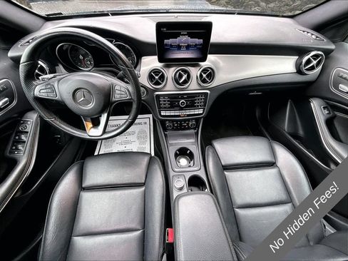Used 2020 Mercedes-Benz GLA 250 4MATIC w/ Premium Package image 13