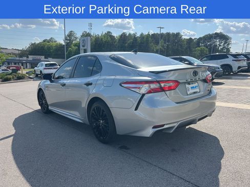 Used 2020 Toyota Camry SE FWD image 8