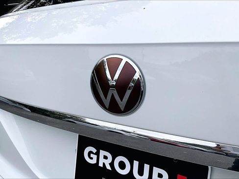 Used 2021 Volkswagen Atlas Cross Sport SEL Premium R-Line image 33