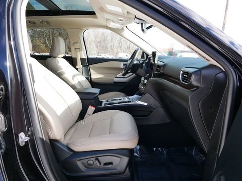 Certified 2023 Ford Explorer Limited w/ Limited Technology Package image 8