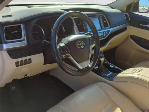 Used 2015 Toyota Highlander XLE image 13