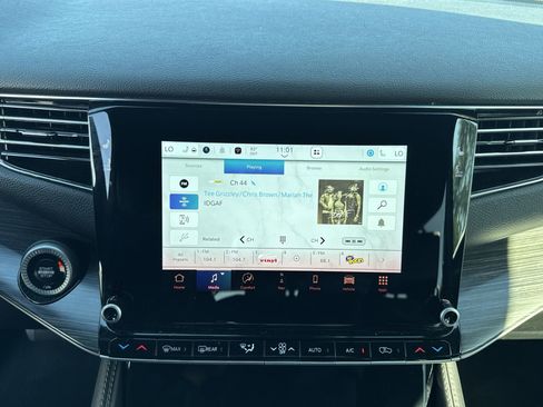 Used 2024 Jeep Wagoneer Series III w/ Flexible Seating Group image 16