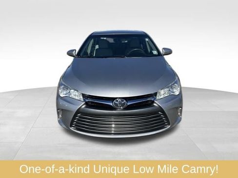 Used 2015 Toyota Camry LE image 3