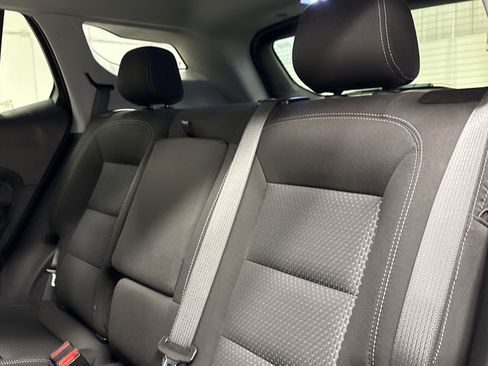 Used 2024 GMC Terrain SLE image 18