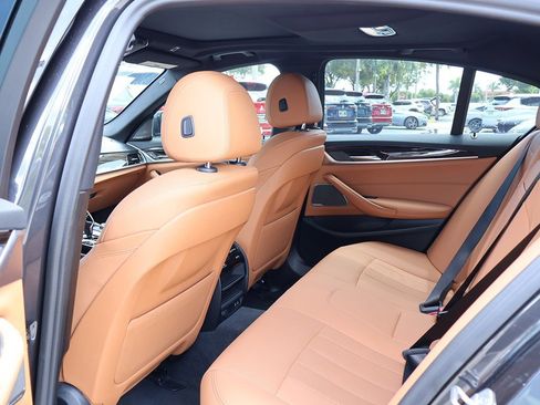 Used 2023 BMW 530e w/ Premium Package image 36