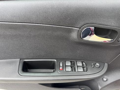 Used 2011 Chevrolet Malibu LT image 12