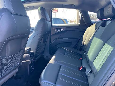 Used 2024 Audi Q4 e-tron Premium Plus w/ Premium Plus image 17