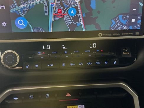 Used 2023 Toyota Tundra Platinum image 11