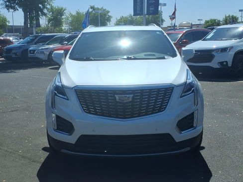 Used 2021 Cadillac XT5 Premium Luxury FWD image 2