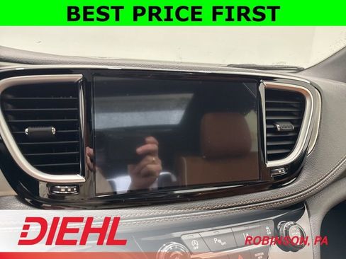 New 2026 Chrysler Pacifica Pinnacle image 37