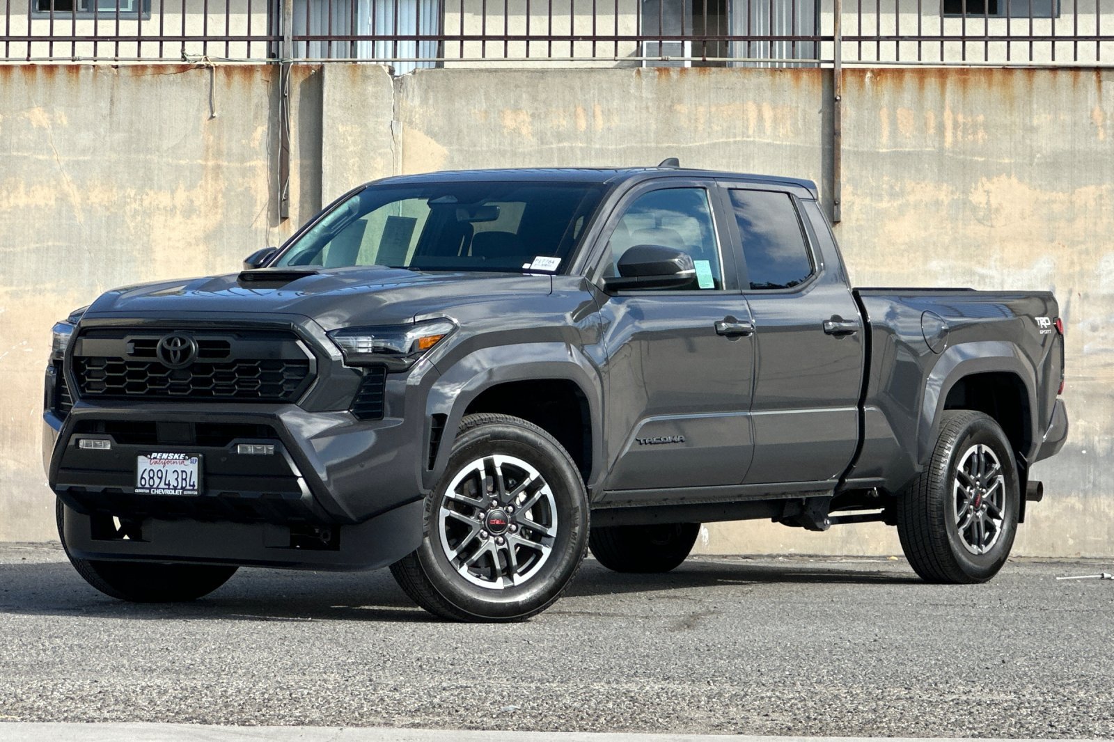 Used 2024 Toyota Tacoma TRD Sport w/ TRD Sport Upgrade Package RWD image 8
