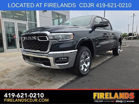 New 2026 RAM 1500 4x4 Crew Cab image 7
