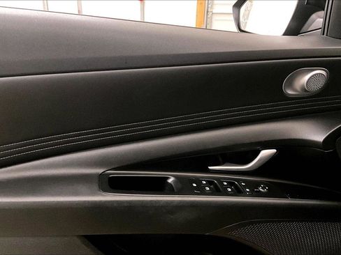 Used 2021 Hyundai Elantra SEL w/ Convenience + Premium Package image 22