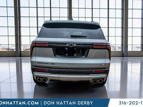 Used 2025 Chevrolet Traverse Z71 AWD/4WD image 32