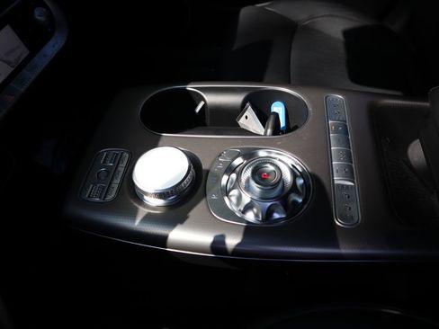 Used 2023 Genesis GV60 Advanced image 40